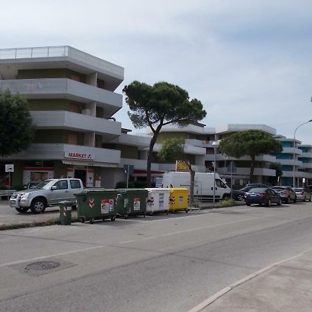 Condominio Moschettieri Trilocale Bibione Eksteriør bilde