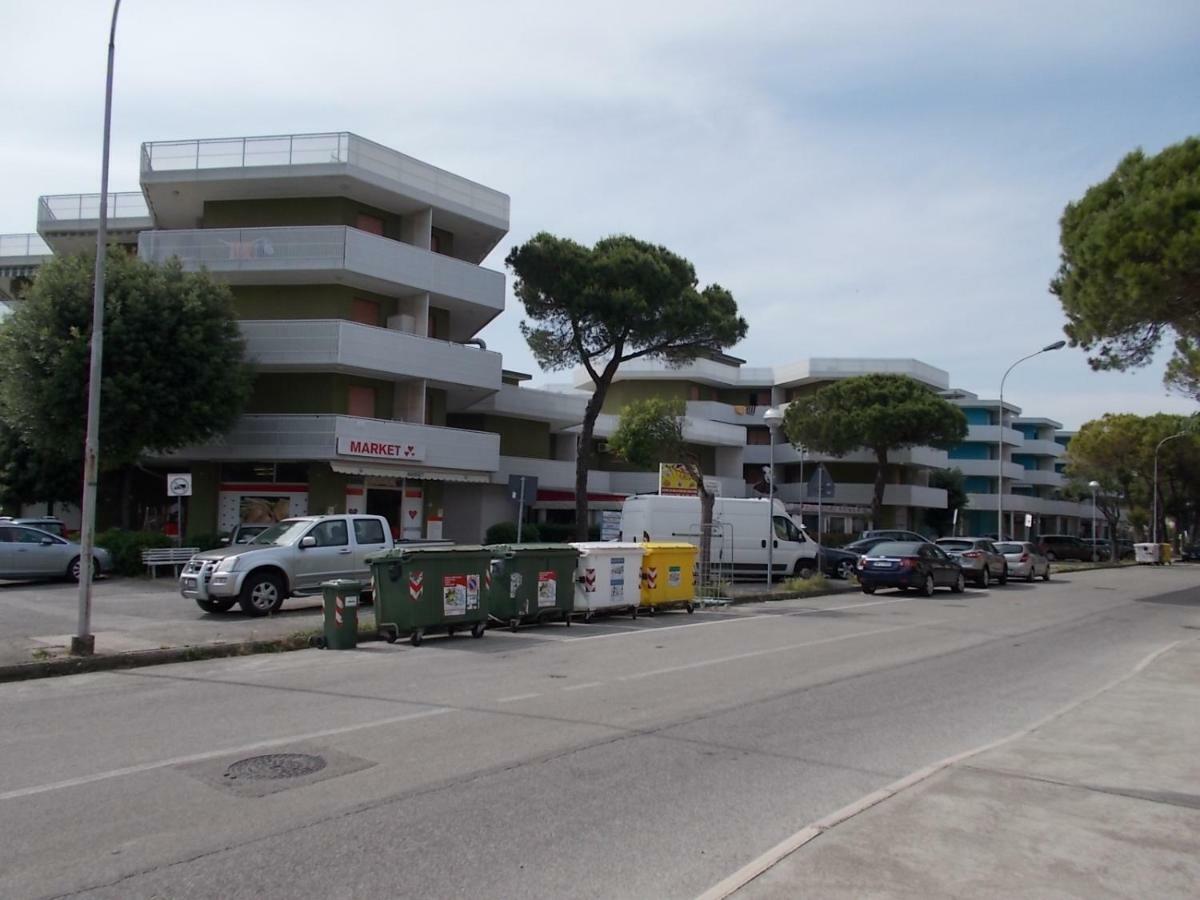 Condominio Moschettieri Trilocale Bibione Eksteriør bilde